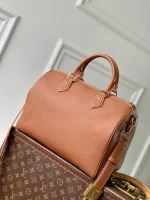 Replica Louis Vuitton Handbag 30cm - Image 3