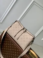 Louis Vuitton Mahina Hand It All Handbag 29cm - Image 3