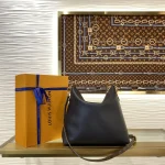 Louis Vuitton MULTIPASS Handbag 30cm - Image 3