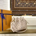 Louis Vuitton Dream BELLA Handbag 22cm - Image 3