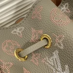Louis Vuitton BELLA Handbag Shoulder Bag 22cm - Image 3