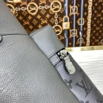 M30835 Discovery Small Backpack - Image 3