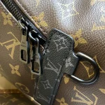Louis Vuitton Discover Backpack 40cm - Image 3