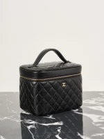 UbestLuxury Chanel Chanel Handbag 21cm product photo detail 2 SKU CH31085