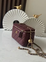 UbestLuxury Chanel Chanel Classic Chain Ball Gold Ball Makeup Bag 16cm product photo detail 2 SKU CH31091