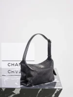 UbestLuxury Chanel Chanel 26P Shoulder Bag 23cm product photo detail 3 SKU CH30726