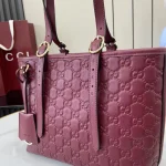 UbestLuxury Gucci GG Emblem Tote Bag product photo detail 3 SKU GU25689