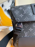 Messenger MM Voyager Handbag 32cm - Image 4