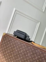Louis Vuitton Handbag 33cm - Image 4