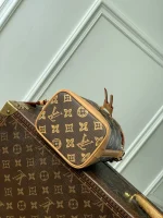 Louis Vuitton Bucket Bag 16cm - Image 4