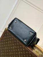 Louis Vuitton CarryAll Cargo Handbag 33.5cm - Image 4