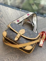 Louis Vuitton DIANE Shoulder Bag 25cm - Image 4