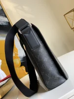 Louis Vuitton Handbag 32cm - Image 4
