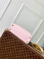Louis Vuitton Capucines Handbag 27cm - Image 4