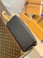 Louis Vuitton PETIT PALAIS Shoulder Bag 29cm - Image 4