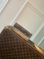 Louis Vuitton OnTheGo Tote Bag 18cm - Image 4