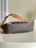 Louis Vuitton Shoulder Bag 30cm - Image 4