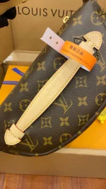 Louis Vuitton Handbag 37cm - Image 4
