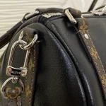 Louis Vuitton EXPRESS Small Handbag Wallet 26cm - Image 4