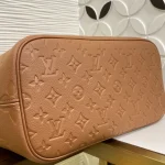 Louis Vuitton NeverfullLv Shopping Bag 31cm - Image 4