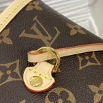 Louis Vuitton Handbag 32cm - Image 4