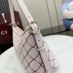 UbestLuxury Gucci GG Emblem Shoulder Bag 30cm product photo detail 4 SKU GU25416