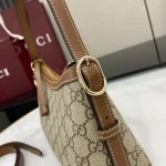 UbestLuxury Gucci GG Emblem Shoulder Bag 22cm product photo detail 4 SKU GU25670