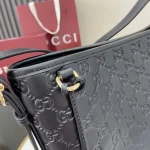 UbestLuxury Gucci GG Emblem Shoulder Bag 26cm product photo detail 4 SKU GU25685