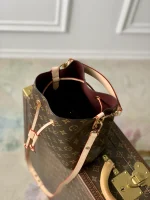 Louis Vuitton Bucket Bag 20cm - Image 5
