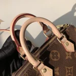 Louis Vuitton Handbag 16cm - Image 5