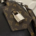 Louis Vuitton EXPRESS Small Handbag Wallet 26cm - Image 5
