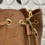 Louis Vuitton BELLA TOTE Handbag Tote Bag 32cm - Image 5