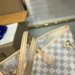Louis Vuitton Neverfull Tote Bag 32cm - Image 5