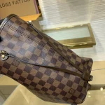 Louis Vuitton Tote Bag 32cm - Image 5