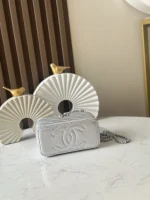 UbestLuxury Chanel Chanel Shoulder Bag 17cm product photo detail 4 SKU CH31088