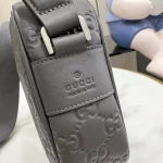 UbestLuxury Gucci GG Emblem Shoulder Bag 23cm product photo detail 4 SKU GU25177