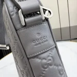 UbestLuxury Gucci GG Emblem Shoulder Bag 28cm product photo detail 4 SKU GU25178