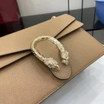 UbestLuxury Gucci 土黄色皮革双虎头锁扣翻盖包 28cm product photo detail 5 SKU GU25636