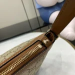 UbestLuxury Gucci GG Emblem Shoulder Bag 22cm product photo detail 5 SKU GU25670