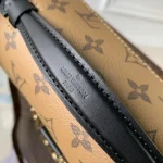 Louis Vuitton East West M Shoulder Bag 21.5cm - Image 6
