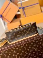 Louis Vuitton DIANE Shoulder Bag 25cm - Image 6