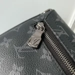 Louis Vuitton District Messenger Bag 26cm - Image 6