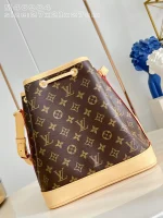 Louis Vuitton Petit Noé Bucket Bag 27cm - Image 6