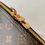 Louis Vuitton Squire East West Bag 29cm - Image 6