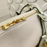 Louis Vuitton EXPRESS Small Handbag 26cm - Image 6