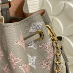 Louis Vuitton BELLA TOTE Handbag Tote Bag 32cm - Image 6