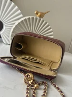UbestLuxury Chanel Chanel Classic Chain Ball Gold Ball Makeup Bag 16cm product photo detail 5 SKU CH31091