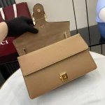 UbestLuxury Gucci 土黄色皮革双虎头锁扣翻盖包 28cm product photo detail 6 SKU GU25636