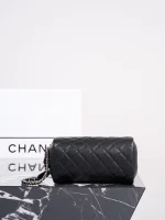 UbestLuxury Chanel Chanel CHANE Makeup Bag 18cm product photo detail 6 SKU CH30816