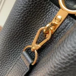 Louis Vuitton Capucines Shoulder Bag 21cm - Image 7